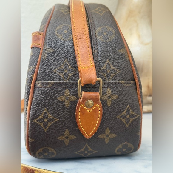 LOUIS VUITTON Monogram Blois Crossbody/Shoulder Bag - Picture 8 of 15
